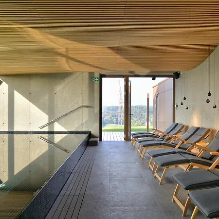 Hisa 1624 - Adults Only