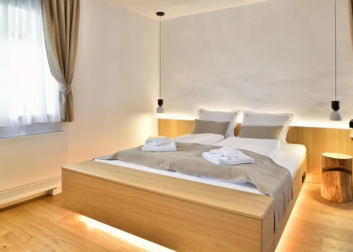 Hisa 1624 - Adults Only